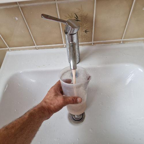 Comment resoudre un probleme de pression d eau chaude 1