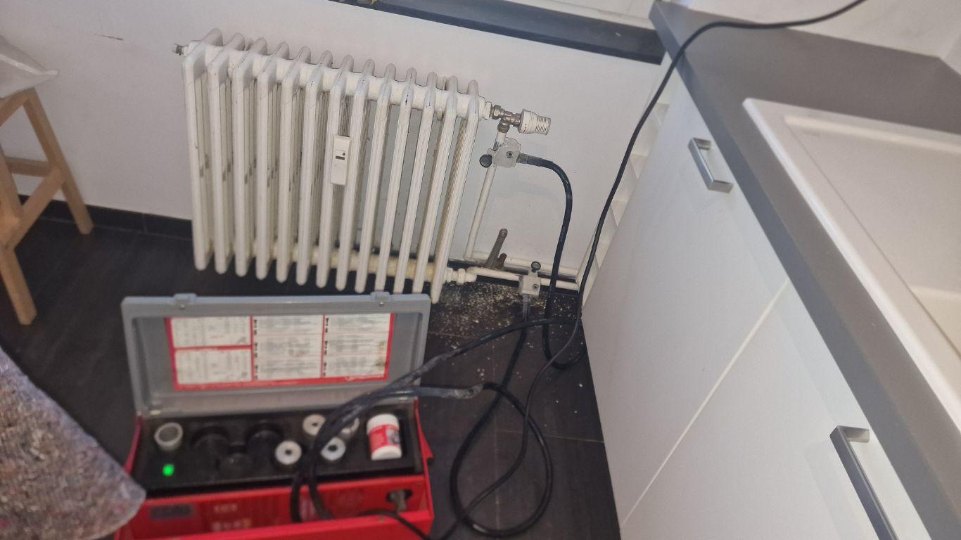 Congelation tuyau chauffage pour enlever le radiateur