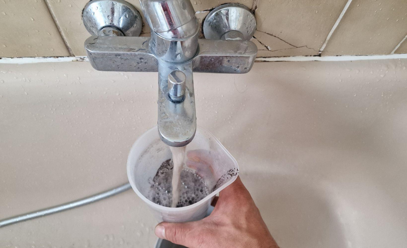 Detartrage des robinets confiez la tache a un plombier professionnel