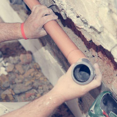 Guide pratique pour remplacer un tuyau pvc dans un mur 1 
