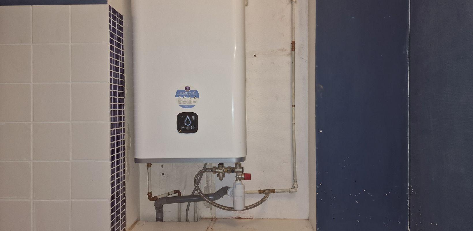 Installation du chauffe eau electrique atlantic lineo connecte