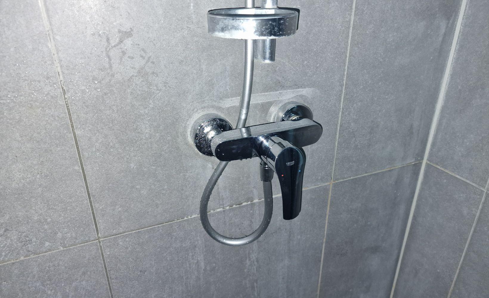 Installation robinet douche service