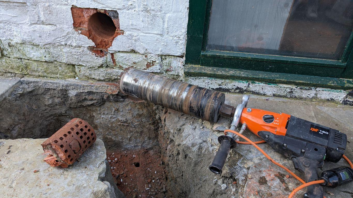 Les facteurs influencant le prix des travaux pour changer un tuyau d egout de toilette a la fosse septique
